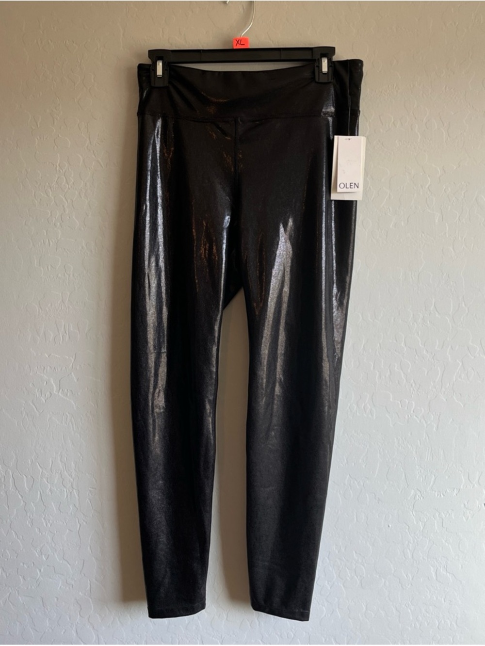 OLEN Black Diamond Shiny Faux Leather Base Leggings Women’s Size XL (16-18)